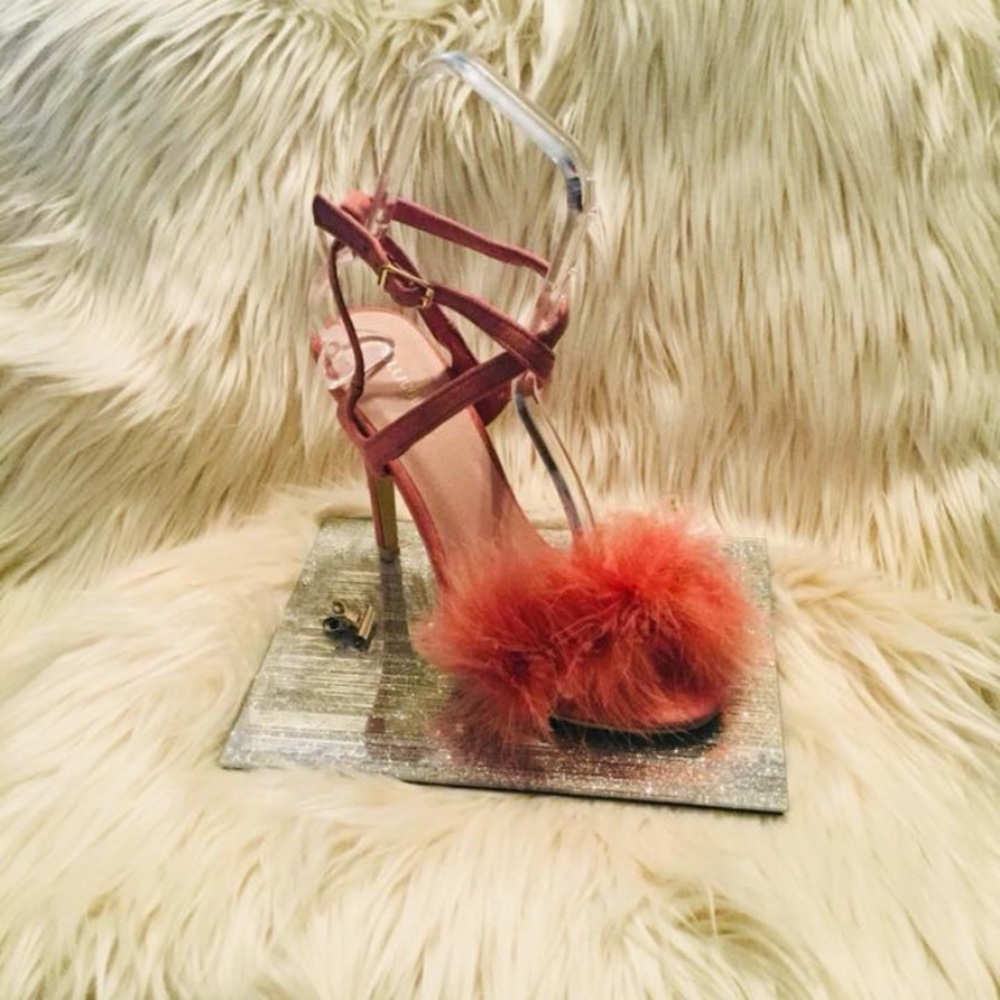 Suede Ankle strapped fur heel - Picture 2 of 8